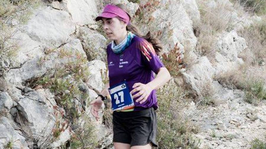 Una de las corredoras participantes en la carrera de Campredó. Foto: Ferran Vidal (Ebreactiu).