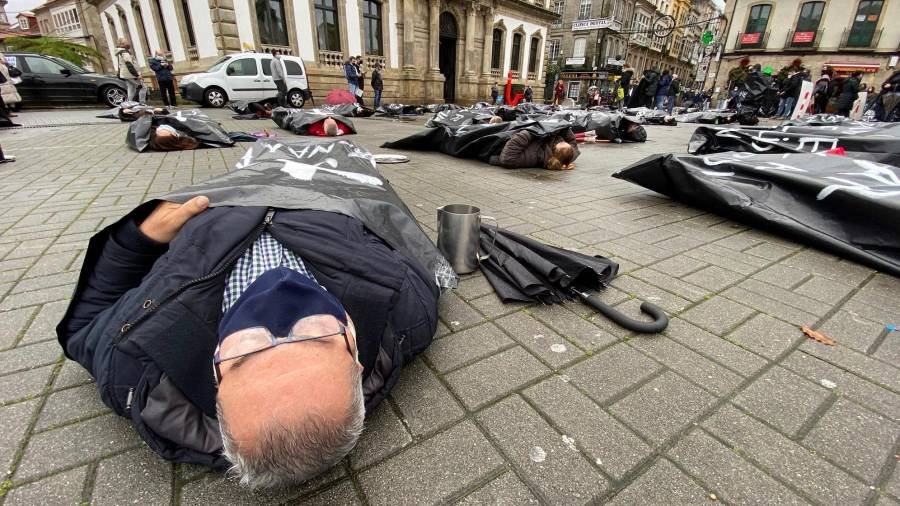 Protesta de trabajadores de la hostelería en Pontevedra el 14 de diciembre.  foto: sxenick/efe