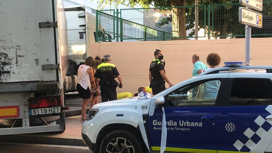 Imagen de los cuerpos de seguridad en el lugar del accidente. C.Pomerol