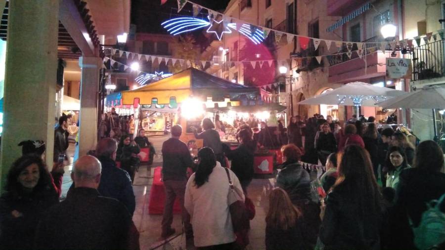 El Mercat de Nadal, en la Plaça de la Vila de Cambrils. FOTO: Cedida