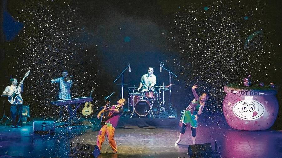 Imatge d’arxiu del grup musical i d’espectacles familiar El Pot Petit durant un concert en directe. FOTO: dt
