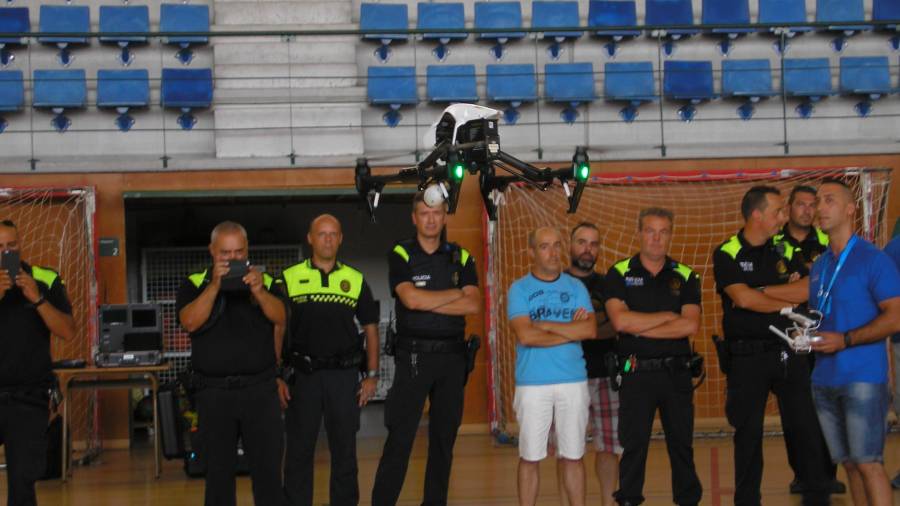 Diversas policías locales estudian el uso de drones en materia de seguridad.
