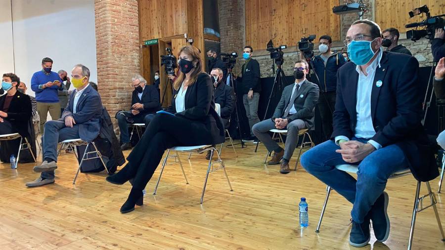 Rull y Turull apelan a 'no rendirse' y a 'desbordar' al Estado en las urnas en Reus