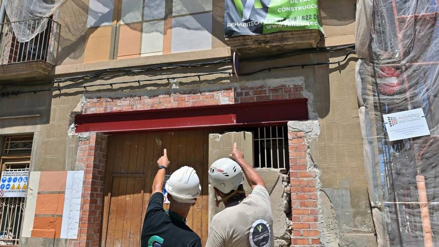 Imagen actual de una reforma de vivienda en la ciudad de Reus. FOTO: ALFREDO GONZÁLEZ