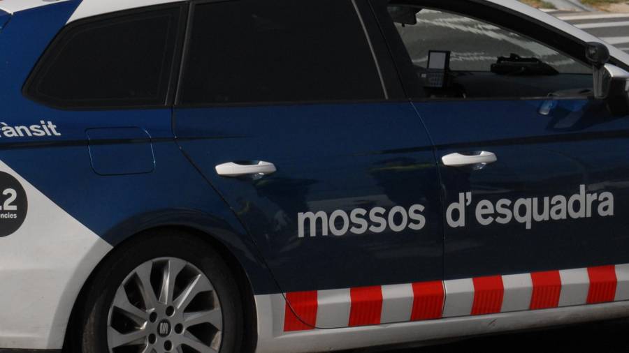 Una patrulla de Trànsit de los Mossos se ha desplazado al lugar del accidente.