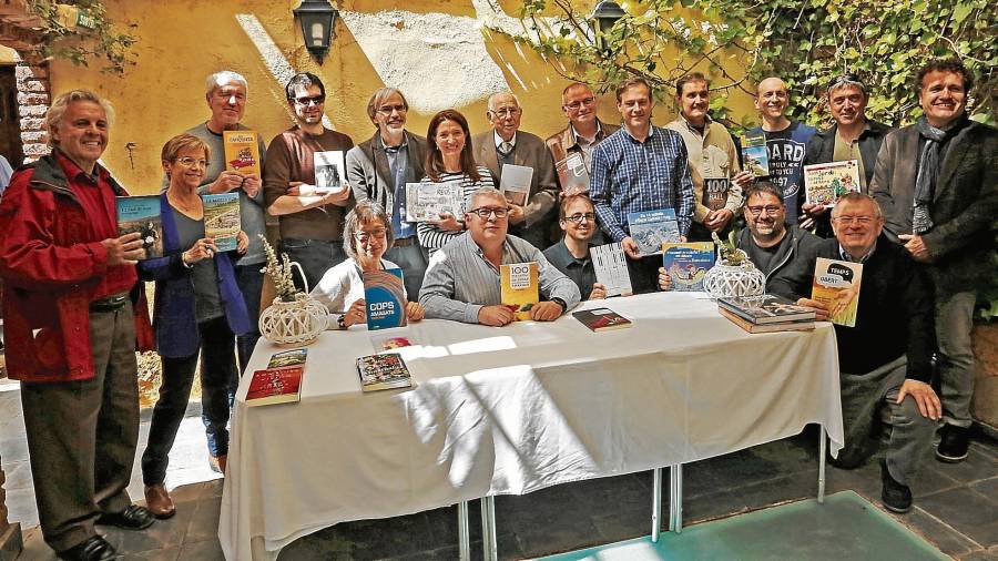 Los escritores de la firma editorial presentaron sus obras en el restaurante Quim Quima de la Part Alta. Foto: Lluís Milián
