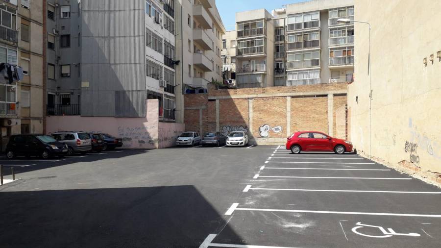 El nuevo aparcamiento se ha habilitado en la calle de Falset. FOTO: Ayuntamiento de Reus