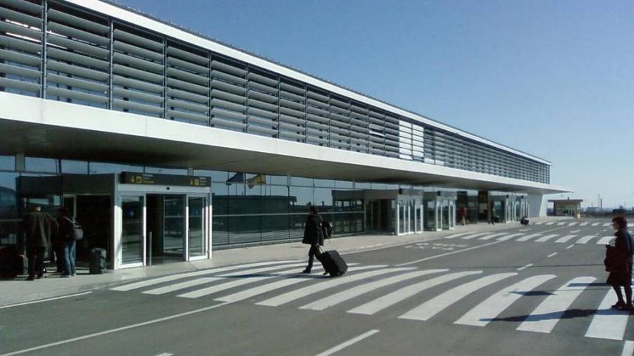 Entrada al Aeropuerto de Reus.