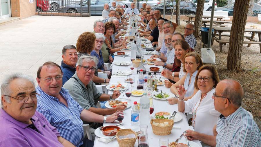 Concorregut esmorzar del grup Tarragona Antiga per Sant Magí servit per la Cafeteria Llevant. foto: pere ferré