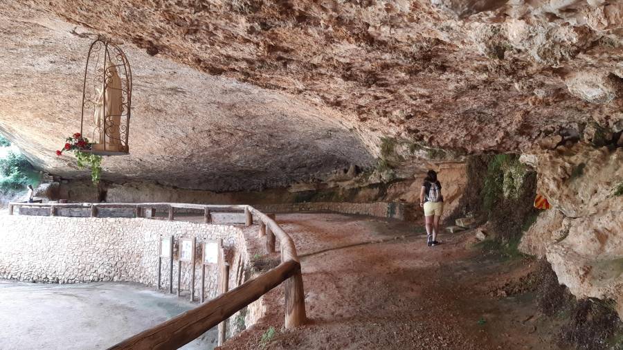 La cova de Santa Llúcia a la Bisbal de Falset, al Parc Natural de Montsant. foTO: alba mariné