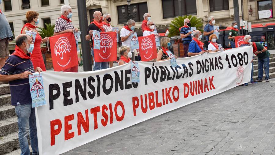 Protesta de jubilados vascos en demanda de unas pensiones dignas. FOTO: EFE