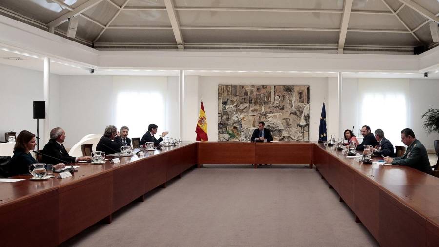 Reunión del Comité de Gestión Técnica del Coronavirus del viernes, presidida por Pedro Sánchez. FOTO: EFE/JOSÉ M. CUADRADO