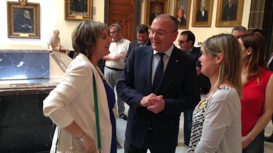 Imagen del encuentro entre la consellera, el alcalde de Reus y la presidenta del Hospital Sant Joan de Reus. Marc Càmara