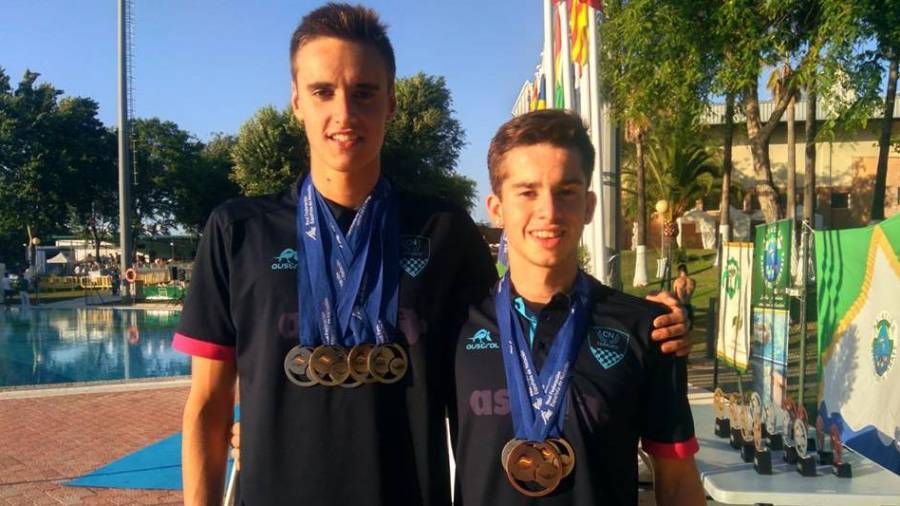 Coll y Siré con las medallas conseguidas en la prueba andaluza. Fuente: Cedida