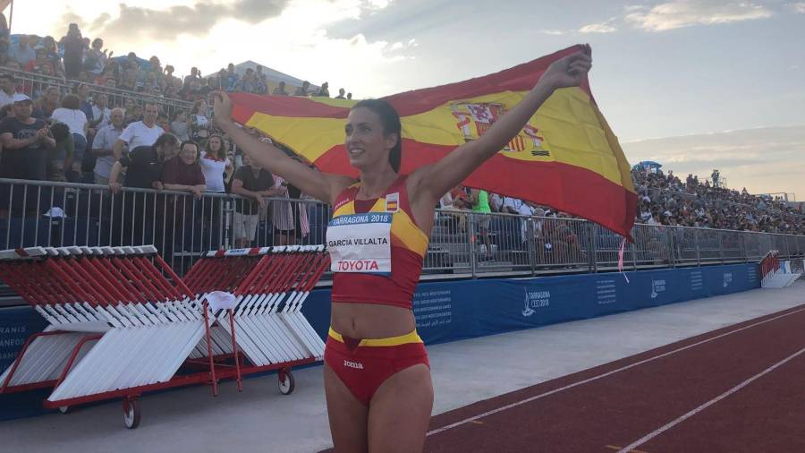 Estela García celebra el bronce conseguido en 200 metros. Foto: Alfredo González