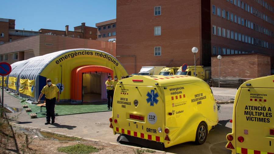 Imagen del hospital de campaña montado junto al Hospital Universitario Vilanova de Lleida, tras los rebrotes en el Segrià.