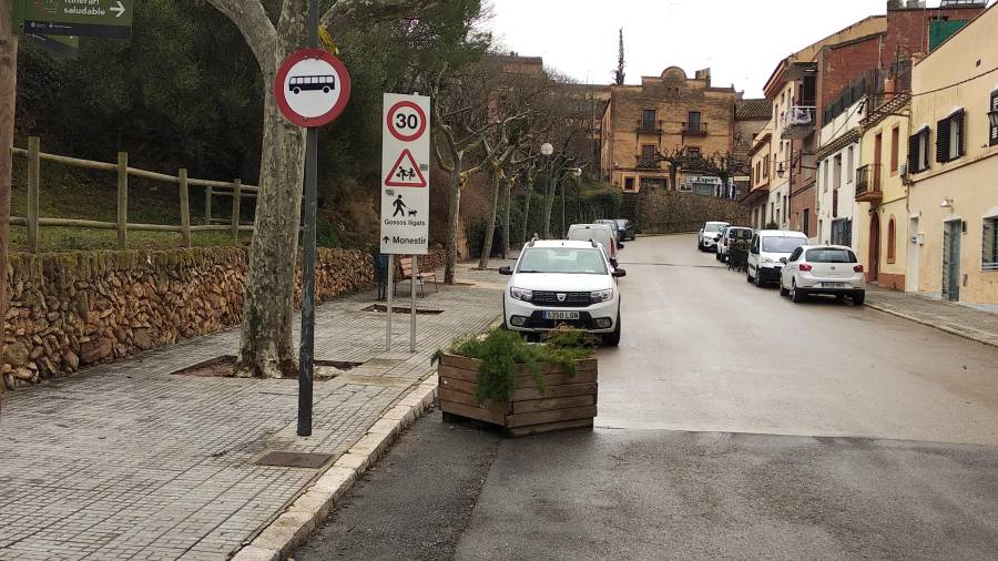 Inverteixen 251.000 euros per fer zona de vianants el carrer d’accés al monestir de Santes Creus