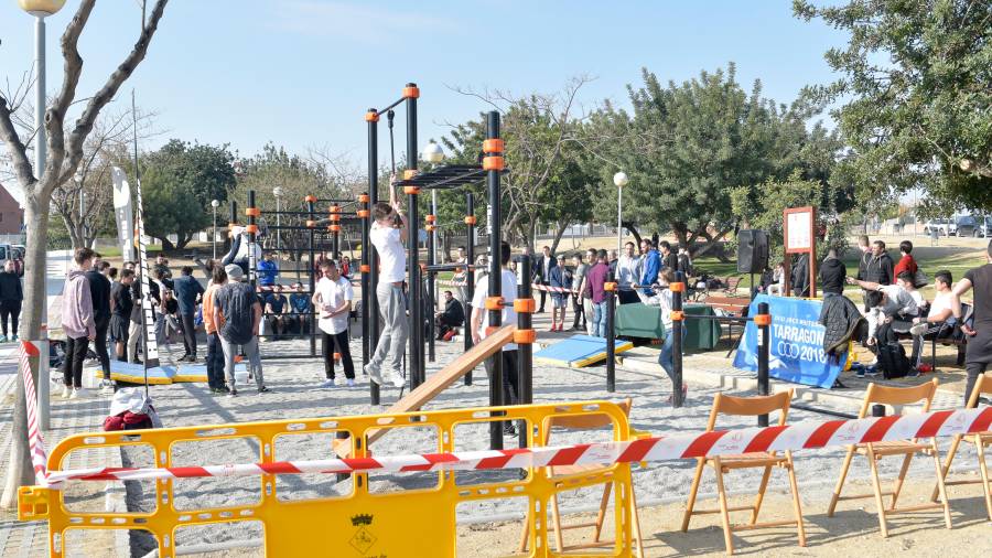 Molta gent va assistir a la inauguració d'aquest remodelat parc de Constantí.