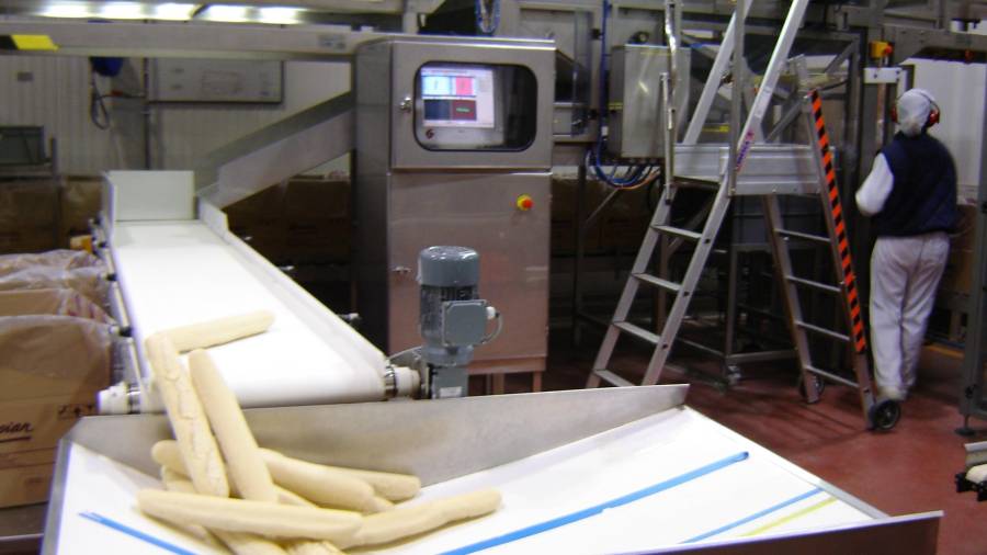 Europastry, que en Tarragona tiene centros en Vallmoll y Sarral, fabrica y distribuye pan y bollería ultracongelada. FOTO: ACN