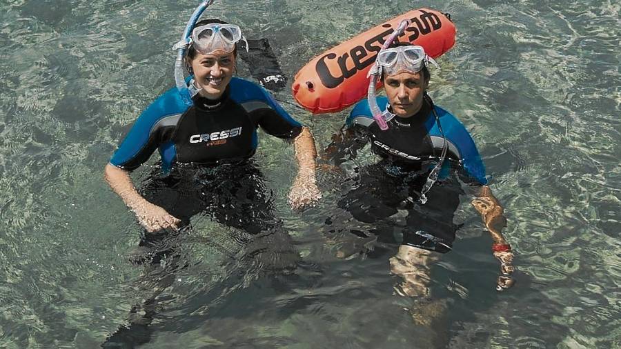Eli Bonfill y Aurora Requena, impulsoras de las empresa Plàncton Diving.