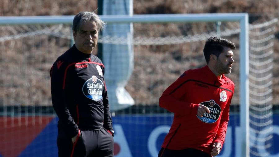 Natxo y Vítor, en un entrenamiento reciente con el Deportivo. Foto. La Voz de Galicia