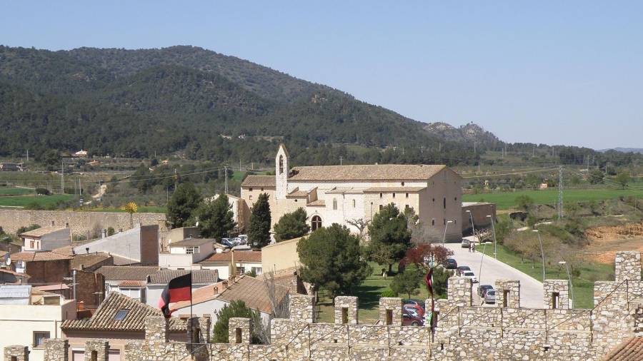 El santuari de Montblanc vist des del Pla del Castell. Foto: Viquipèdia