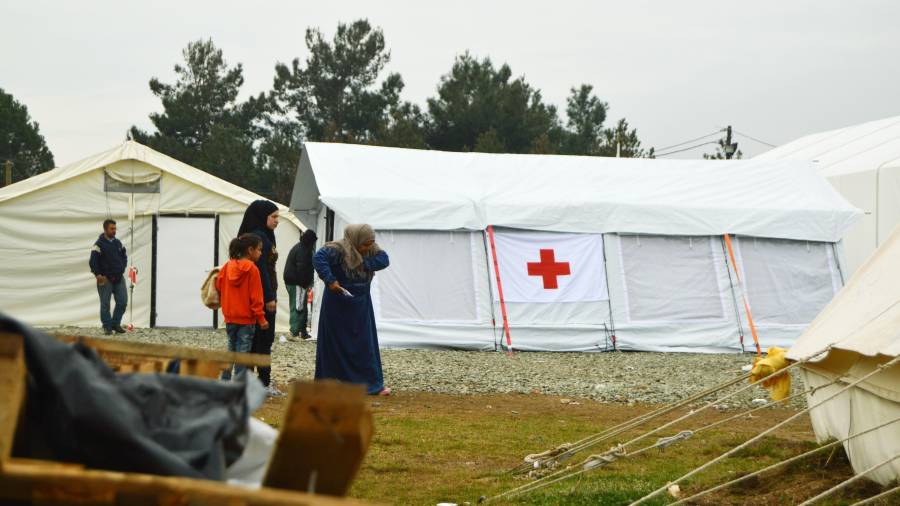 Campo de refugiados de Cruz Roja en Kherson, al norte de Grecia, muy cerca de Idomeni. FOTO: Maria Vidal