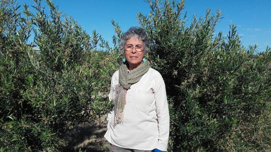 Susana Romero Escobar, en la finca que está cultivando en Argentina. FOTO: CEDIDA