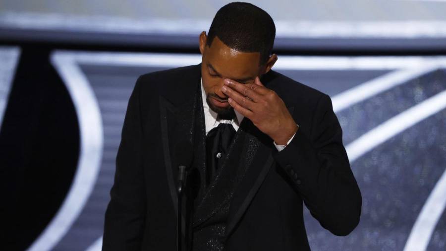 Will Smith pide perdón por su agresión a Chris Rock en los Óscar