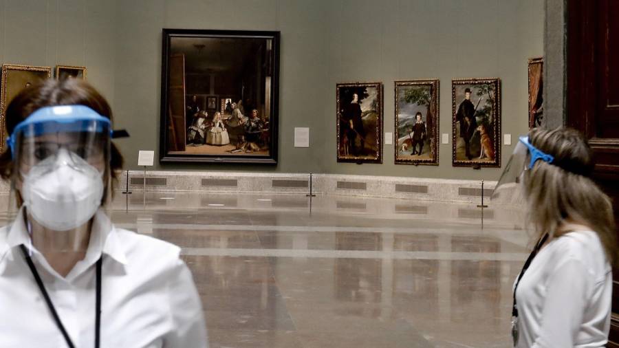 La sala de las Meninas y otras obras de Velázquez, en el Prado, que reabre este fin de semana. FOTO: EFE