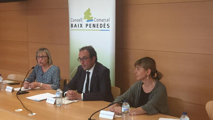 El conseller Rull con las presidentas comarcales del Baix Penedès y el Garraf.
