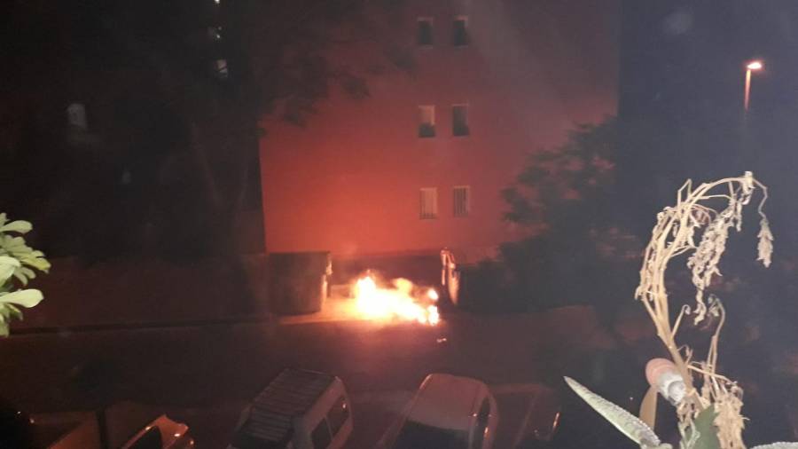 Els contenidors cremats a Reus estaven a l'avinguda de Barcelona. Foto: DT