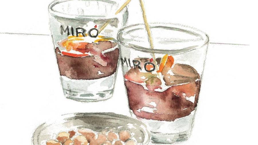Fer l’aperitiu, per exemple, és tot un ritual a la ciutat i no hi pot faltar el vermut de Reus acompanyat d’olives.