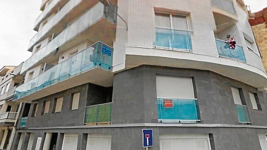 Detingut per matar un veí del mateix bloc de pisos a Sant Carles de la Ràpita