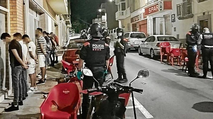 Divendres hi va haver un dispositiu policial a Ulldecona. FOTO: CEDIDA