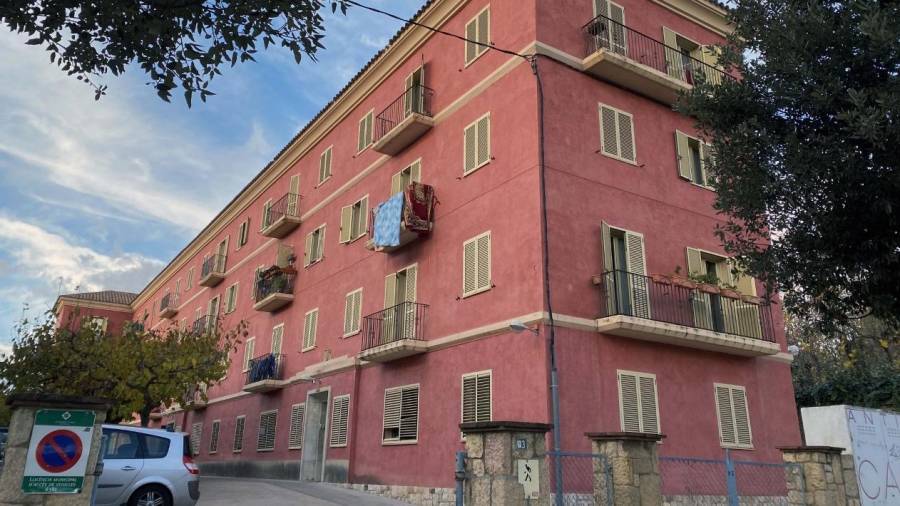 En la Casa dels Mestres se han llevado a cabo reformas para poner pisos sociales a disposición bajo la gestión de Redessa. FOTO: ALFREDO GONZÁLEZ
