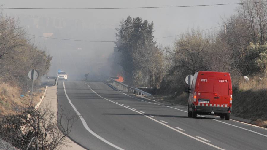 Zona quemada al lado de la carretera de Reus a Constantí. Foto: Àngel Juanpere