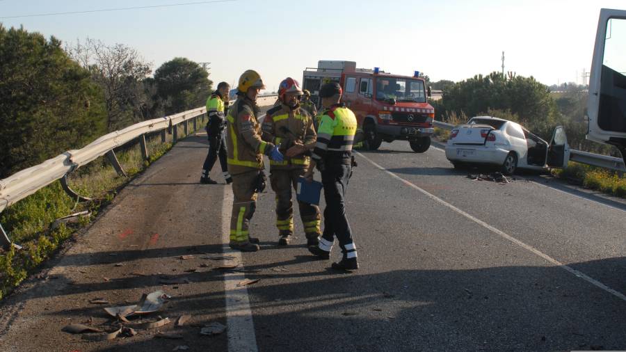 El primer accidente mortal del 2019 se produjo la víspera de Reyes en la carretera C-14 a su paso por Alcover. FOTO: ÀNGEL JUANPERE
