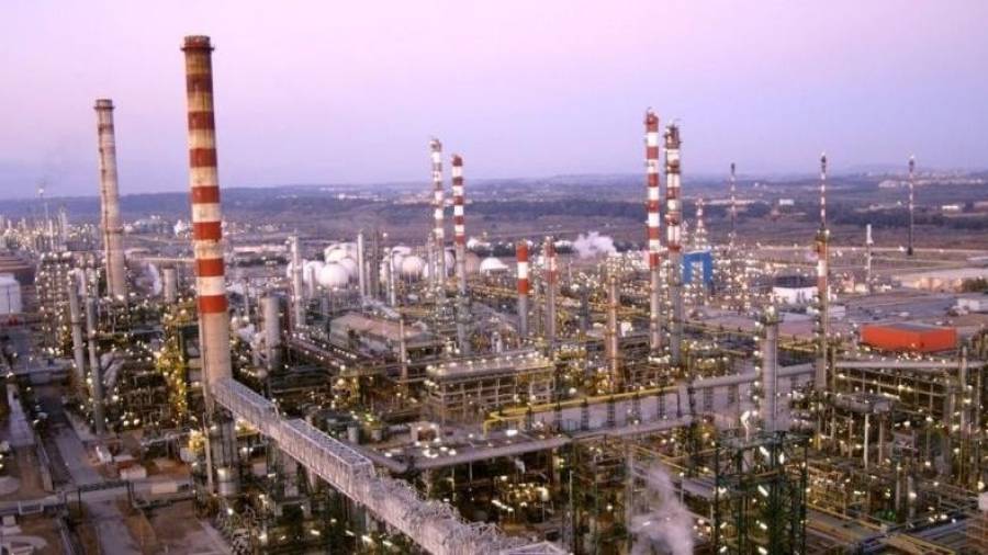 La refinería de Repsol para por primera vez su producción en 45 años. FOTO: DT