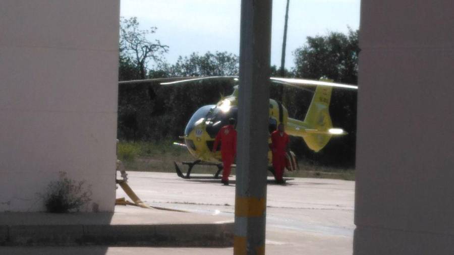 El helicóptero del SEM ha trasladado al herido en estado muy grave pero consciente