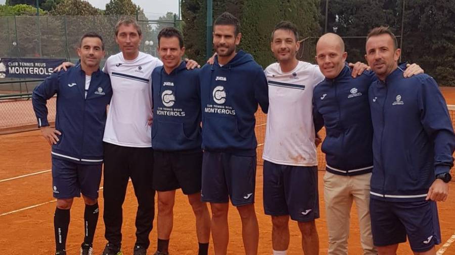 Oscar Gavaldà, David Cortés, David Gimenez, Albert Rius, Raul Moreno, Fran Medina, Jacobo Moreno y Carles Prats forman el +40 del Monterols. Foto: Cedida