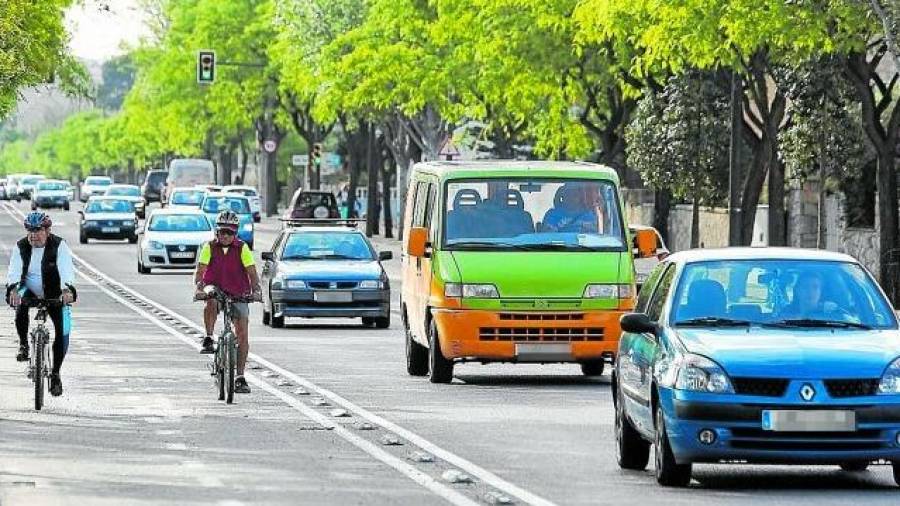 Conductores y ciclistas deben convivir en la carretera