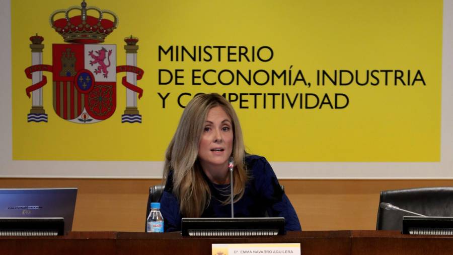 La secretaria general del Tesoro y Política Financiera, Emma Navarro, durante la rueda de prensa que ofreció ayer. Foto: EFE