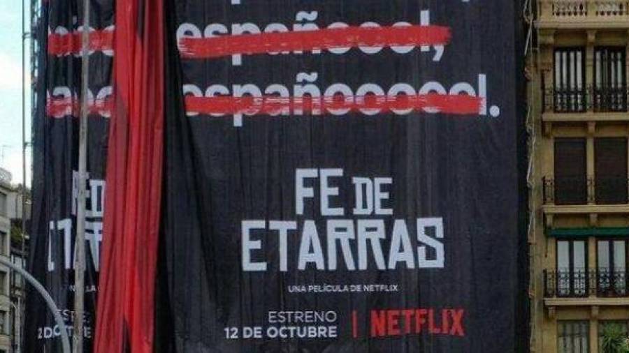 El cartel que anuncia la película en San Sebastián.
