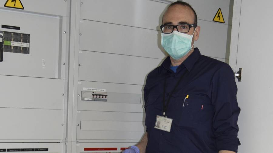 Josep Mª Guinovart trabaja como técnico de mantenimiento del Hospital Sant Joan de Reus. FOTO: CEDIDA