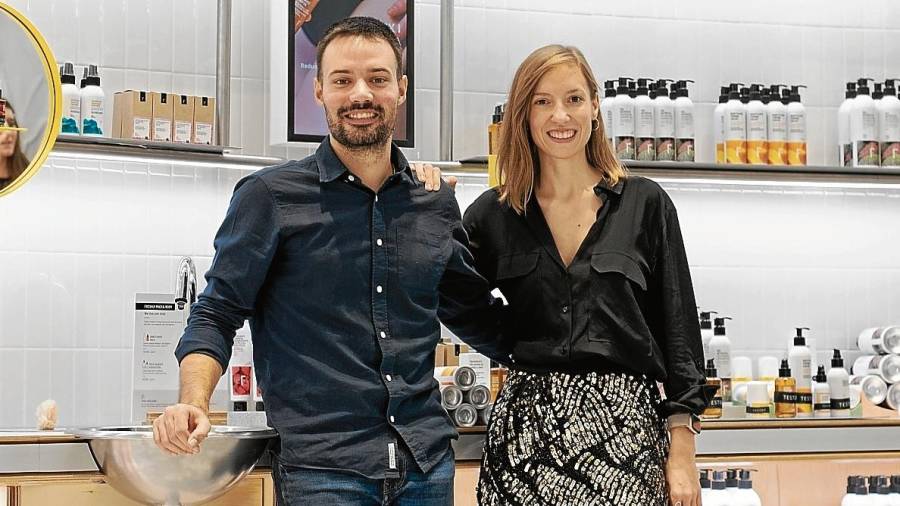 Miquel Antolín y Mireia Trepat, cofundadores de Freshly Cosmetics. FOTO: Cedida