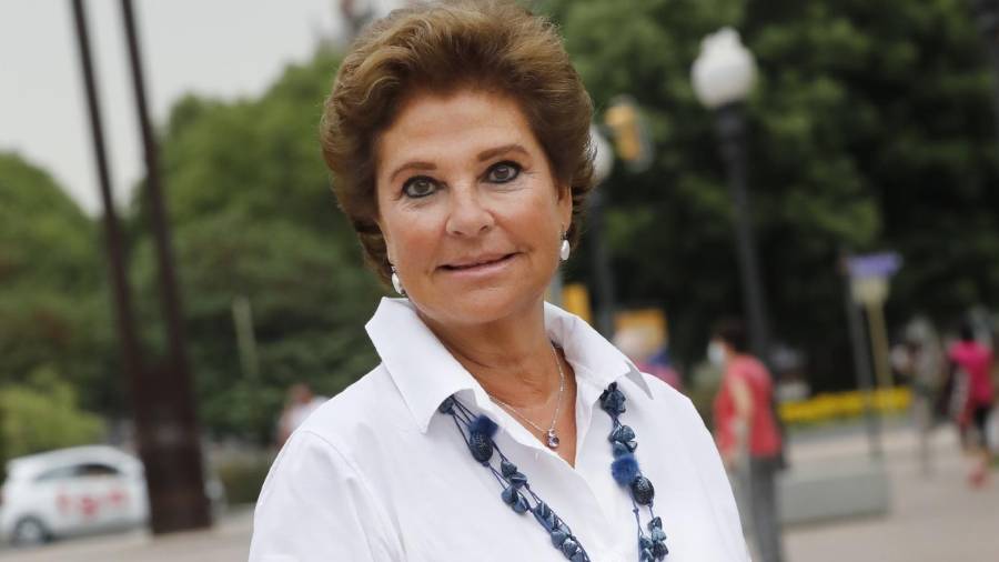 Gloria López de María, en el exterior del ‘Diari’ esta semana. Foto: Pere Ferré