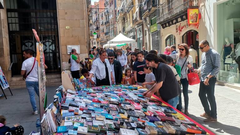 Parades de llibres ahira a Tortosa. Foto: N. S.