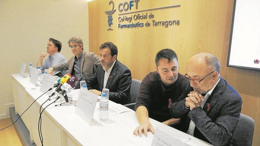 De izquierda a derecha, Antonio Delegido, Conrad Casas, Joaquim Nolla, Llu&iacute;s Romero y Francesc Roca. FOTO: Pere Ferr&eacute;