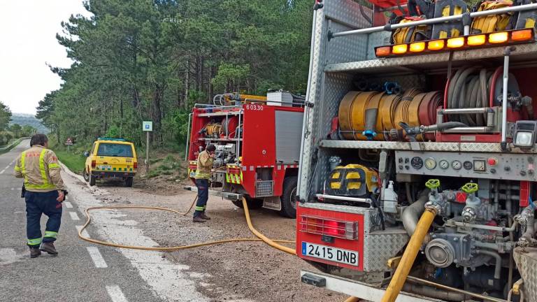 Bombers ha movilizado efectivos de diversos parques. Fotos: ADF La Morera de Montsant